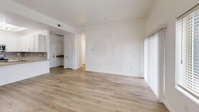 Foto del edificio - 9160 N 67th Ave