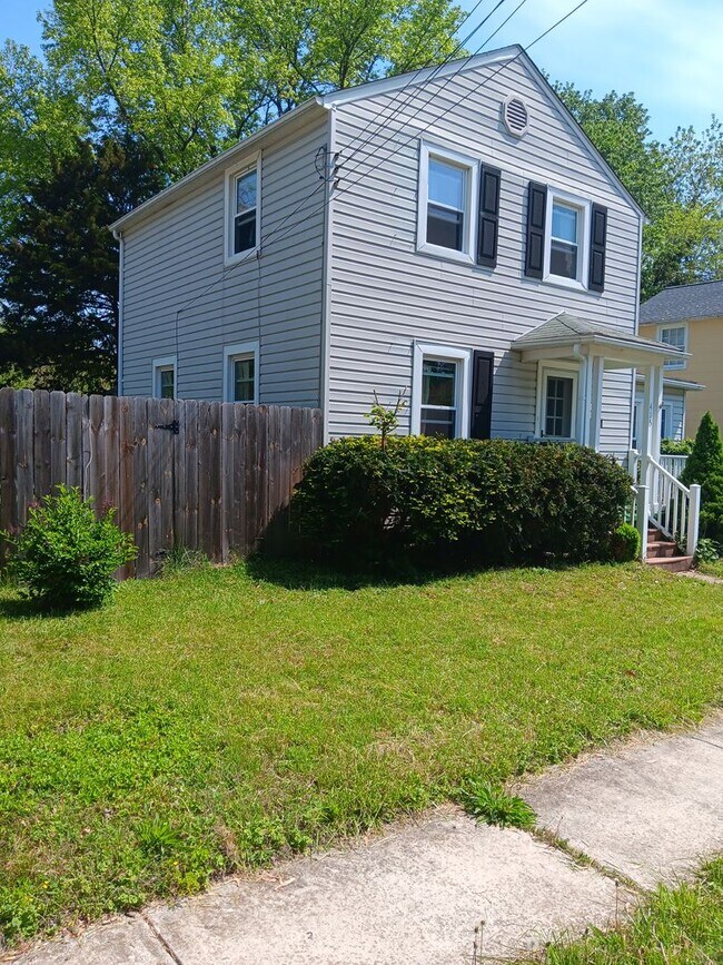 Foto del edificio - 2 Bedroom, 1 Bath Single Family Home on Cu...