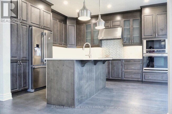 Photo du bâtiment - 319 Proxima Terrace