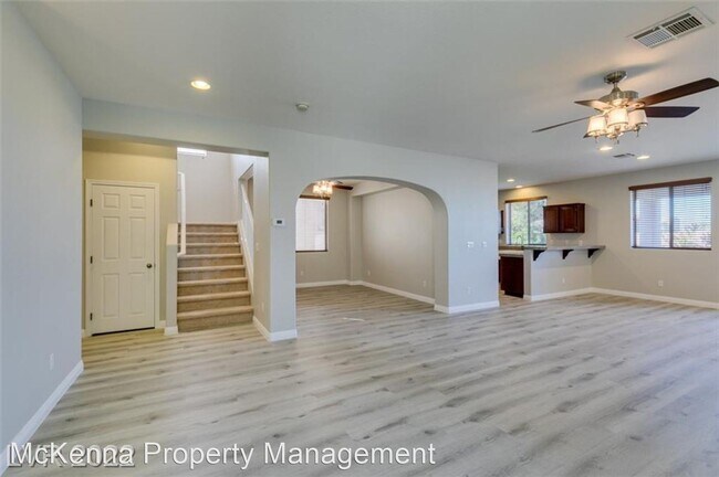 Building Photo - 4 br, 2.5 bath House - 377 Red Snap Dragon...
