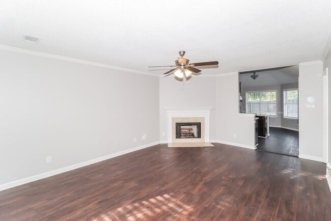 Building Photo - 15 Oaklake Cove