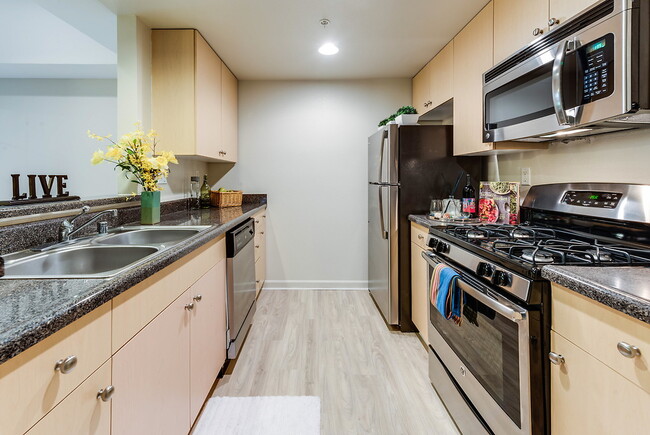 Building Photo - San Marcos