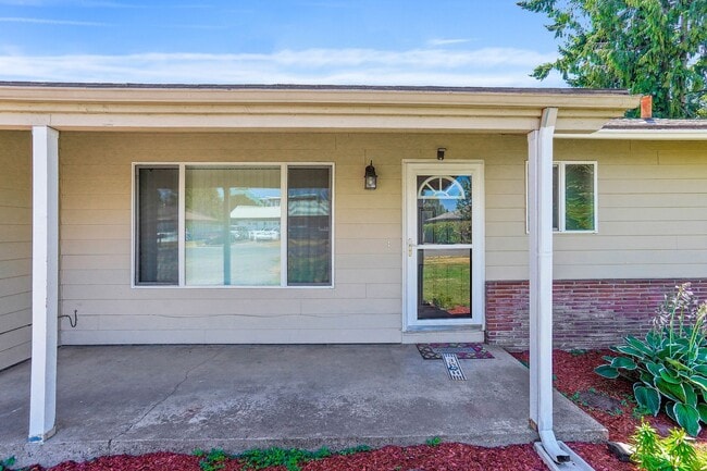 Building Photo - Well kept 3 bed, 1 bath in NE Salem