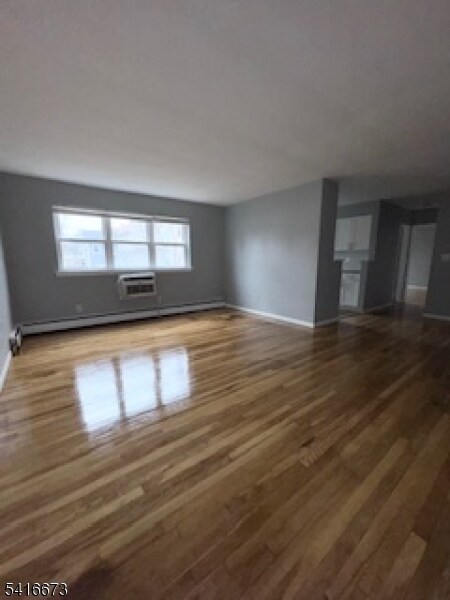 Foto del edificio - 117 W 3rd Ave