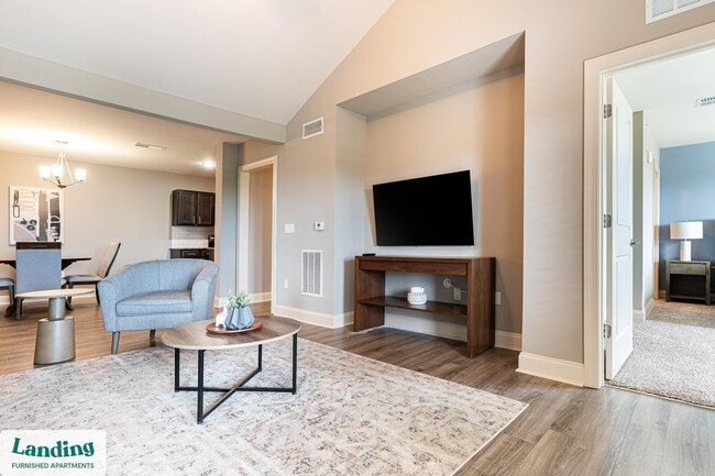 Building Photo - 305 Laredo Dr