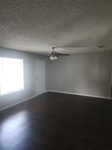 Foto del edificio - 3241 Yorktown Dr