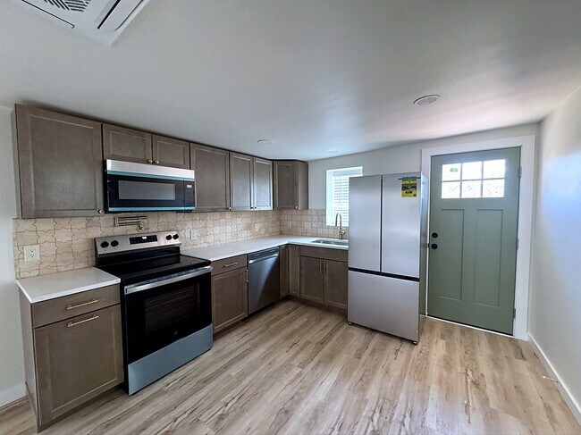 Foto del edificio - 1804 Slate Ave NW