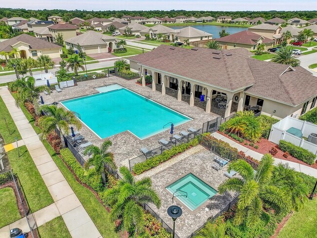 Building Photo - 9880 E Villa Cir