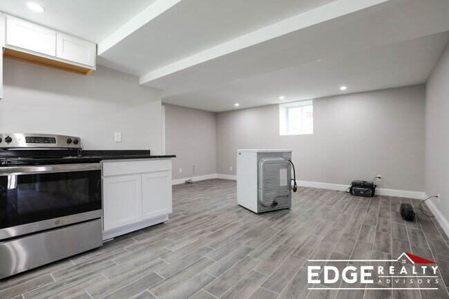 Foto del edificio - 14 Glenmont Rd