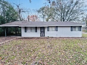 Building Photo - 2705 Charleston Dr