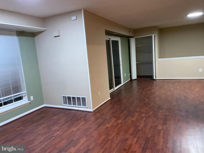 Foto del edificio - 275 Green St