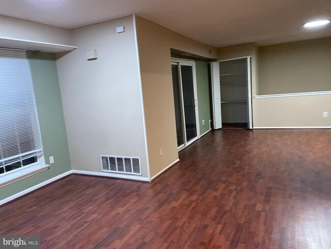 Building Photo - 275 Green St