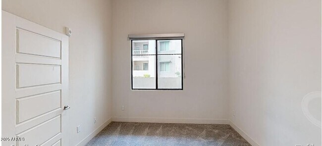 Foto del edificio - 15501 N Dial Blvd