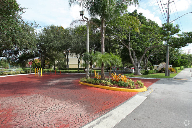 Building Photo - Grand Marquis Condominium Homes