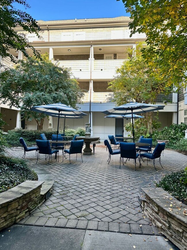 Foto del edificio - South End beauty with loft! Water included...