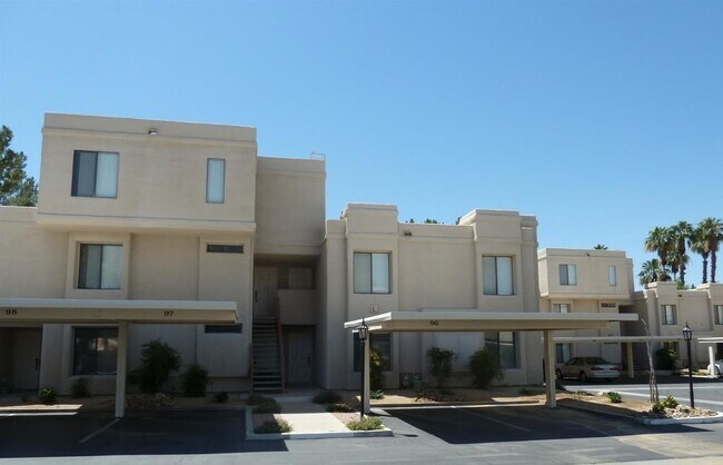 Foto del edificio - 35200 Cathedral Canyon Dr