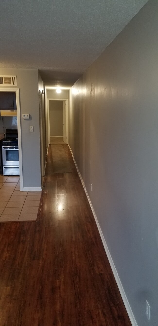 Foto del edificio - 1307-09 Halcomb ln