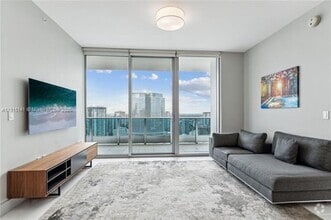 Building Photo - 200 Biscayne Blvd Way