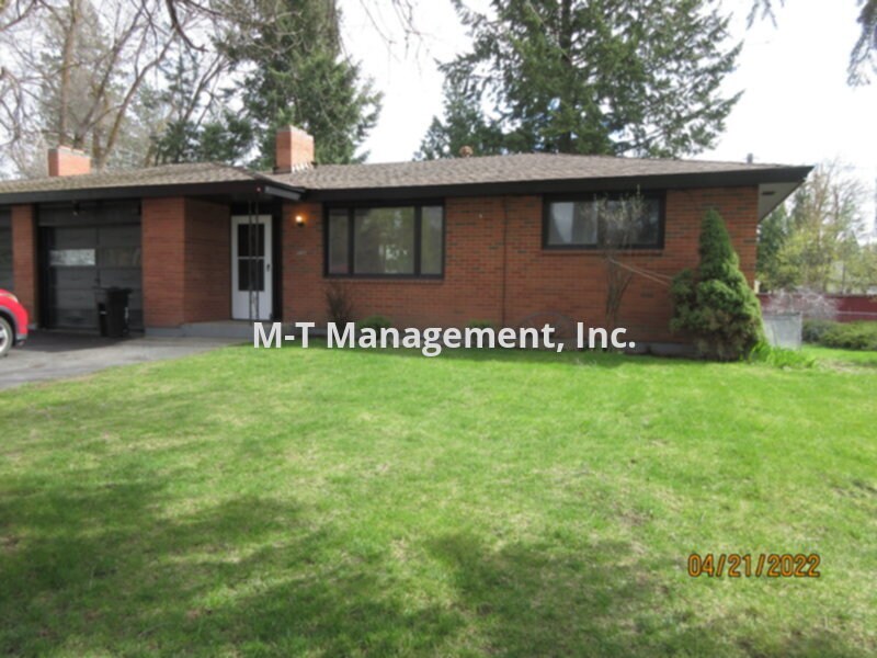 North side renovated 3+ br/2 bath duplex Townhouse for Rent in