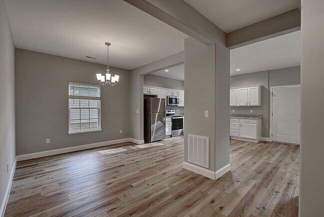 Building Photo - Newer construction single family home for lease!
