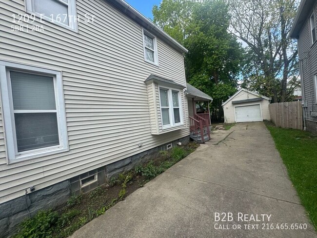 Foto del edificio - 1209 E 167th St