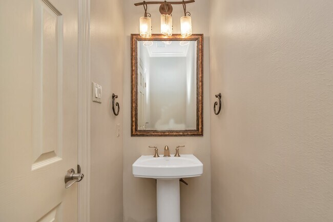 Building Photo - 14207 Jade Cove Dr