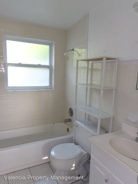 Foto del edificio - 1 br, 1 bath Apartment - 11114 Taft Dr