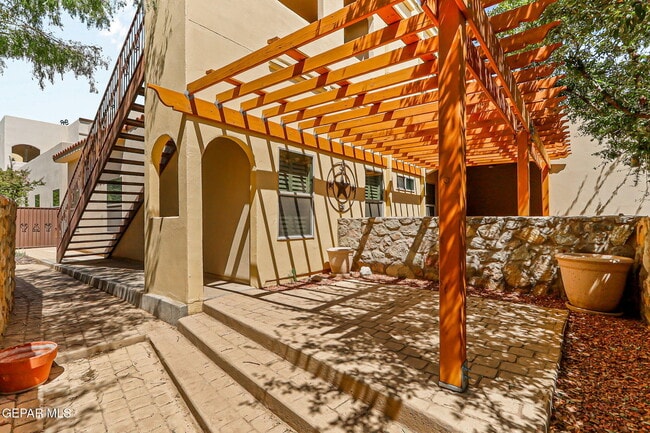 Building Photo - 6350 Escondido Dr
