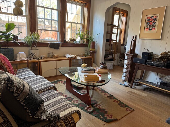 Foto del edificio - 2315 S Hoyne Ave