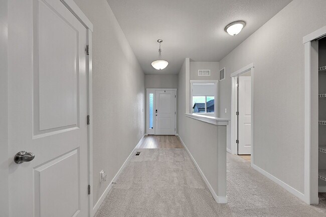Foto del edificio - $2,895 - 4 Bed, 3 Bath Home in Colorado Sp...