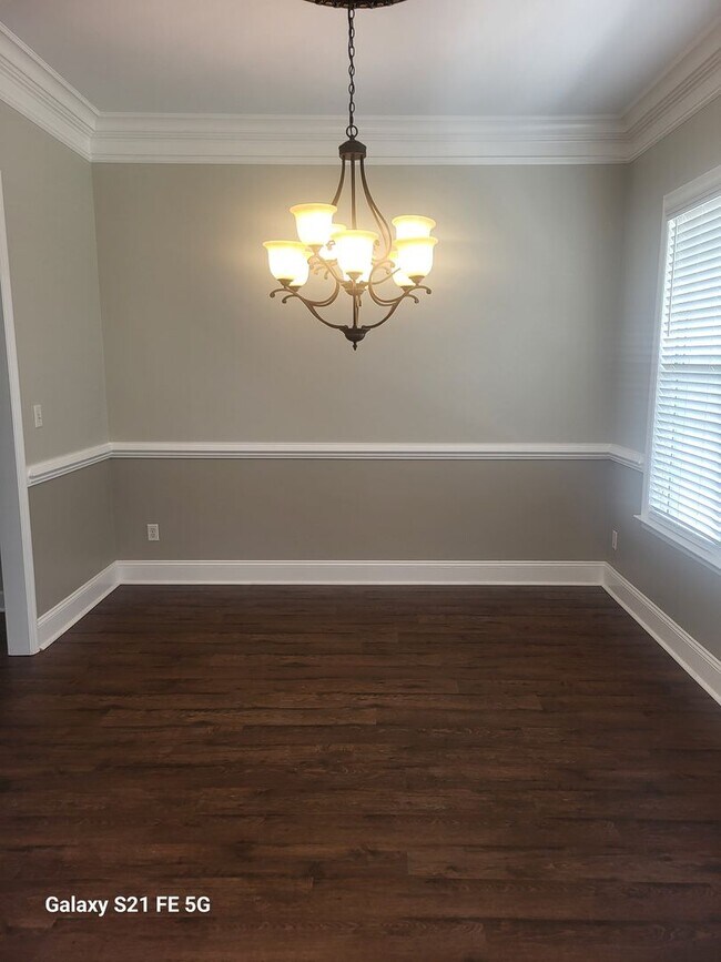 Foto del edificio - 5196 Carlton Ridge Cir