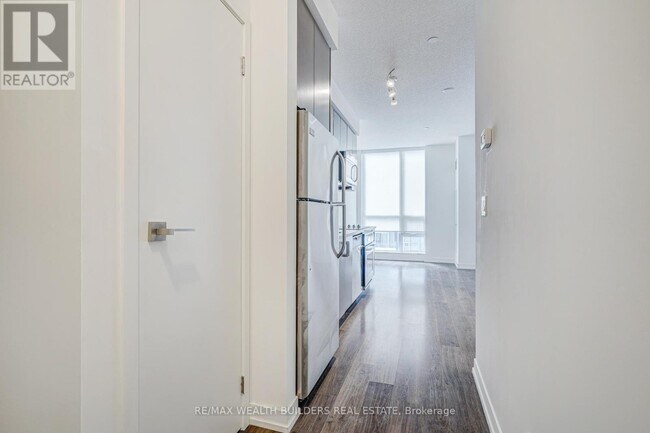 Building Photo - 98 Lillian St