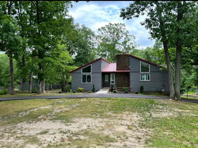 Building Photo - 3759 Brookhaven Dr