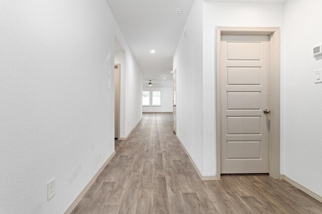 Foto del edificio - 6715 Riplee St