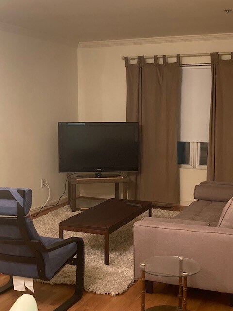 Living Room - 3022 S Glebe Rd