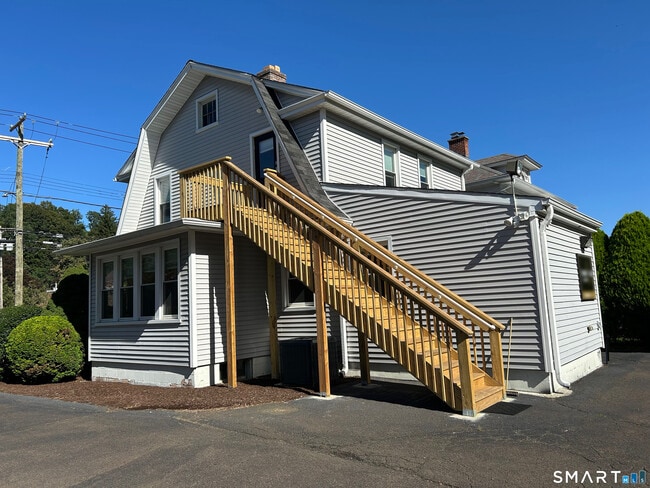 Building Photo - 2561 Whitney Ave