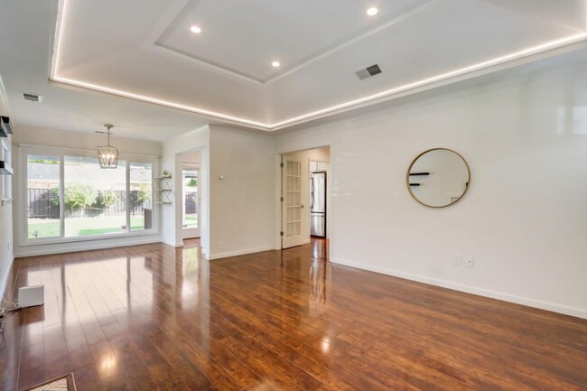 Foto del edificio - 2341 Sunny Vista Dr
