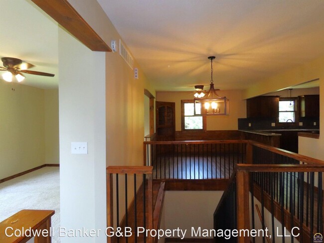 Building Photo - 5 br, 3 bath House - 1750 NE 54th St