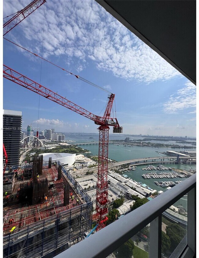 Foto del edificio - 244 Biscayne Blvd