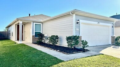 Building Photo - 2627 Hawthorn Park Ct