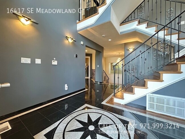 Building Photo - 16417 SE Meadowland Ct