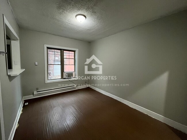 Building Photo - 300 S 12th St