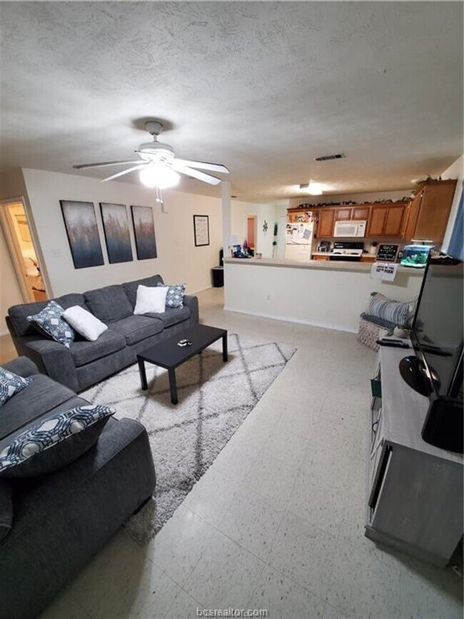 Foto del edificio - College Station - 3 bedroom /3 bath HOUSE Near TAMU!