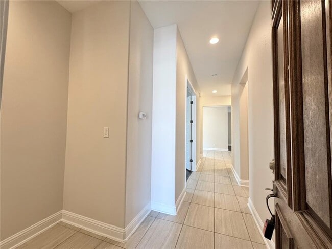 Building Photo - 10911 Hidden Caves Way