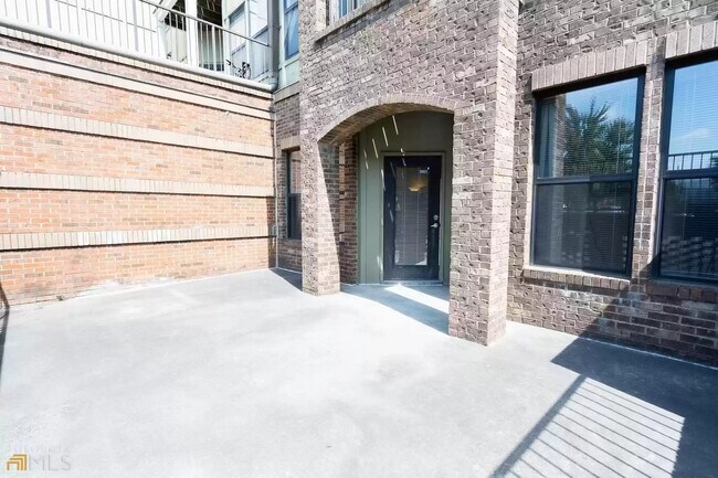 Building Photo - 898 Oak St SW