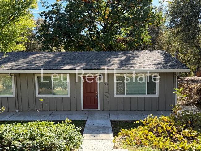 Foto del edificio - 1028 Bridgeview Dr