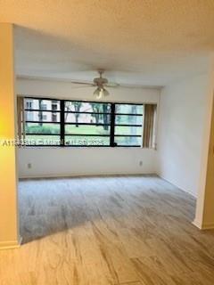 Foto del edificio - 4760 Lucerne Lakes Blvd W