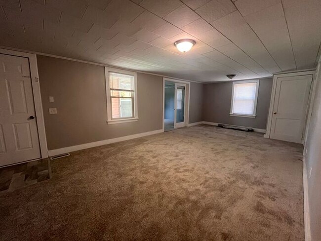 Building Photo - 735 NC-24, Cameron