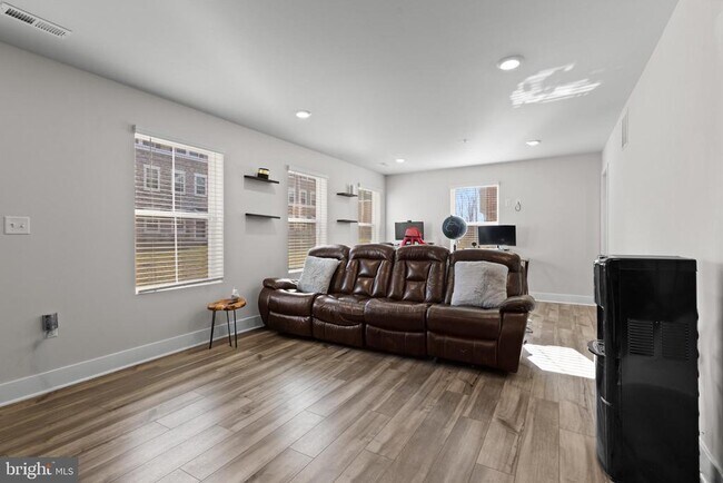 Foto del edificio - 4108 Hatley Pl