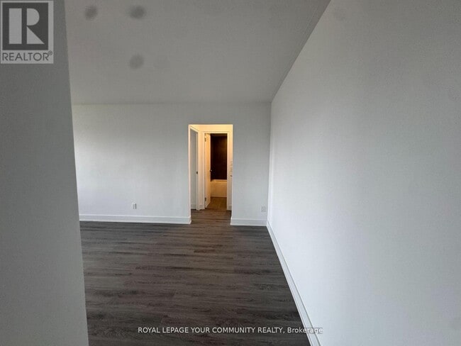 Building Photo - 135 Tyndall Ave